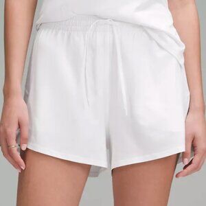 NWT Lululemon Lightweight Relaxed Short 3"